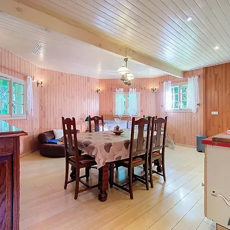 Tulasi, Douceur Et Serenite A Eysus